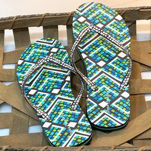 Vera Bradley Blue and Green Geometric Pattern Flip Flops-NWOT (7/8)